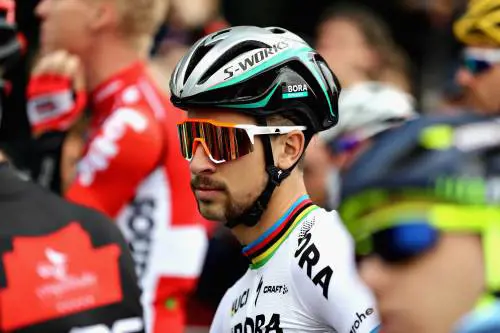 Sagan fa volare Cavendish e viene cacciato dal Tour
