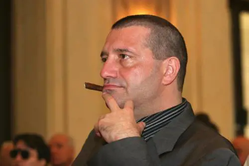 "Nelle periferie senza luce i ragazzi si perdono"