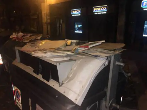 Roma, decine di tesi di laurea finiscono nella spazzatura