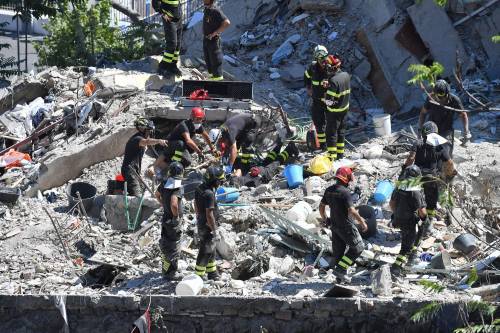 Crollo di Torre Annunziata, trovate le prime tre vittime, ancora 5 dispersi