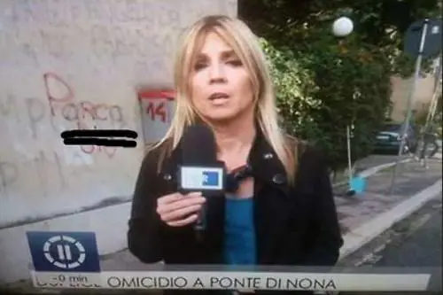 Tg Rai Regione, spunta bestemmia sul muro