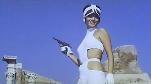 Elsa Martinelli in "La decima vittima"