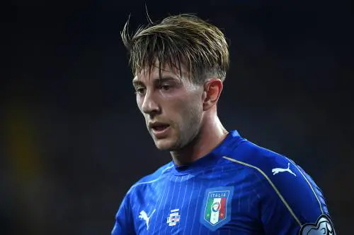 I tifosi della Fiorentina attaccano Bernardeschi: "Incarni lo stile Juve, coniglio"