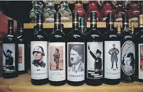 Busti, magliette e vino "nero": il business sul Duce non muore mai