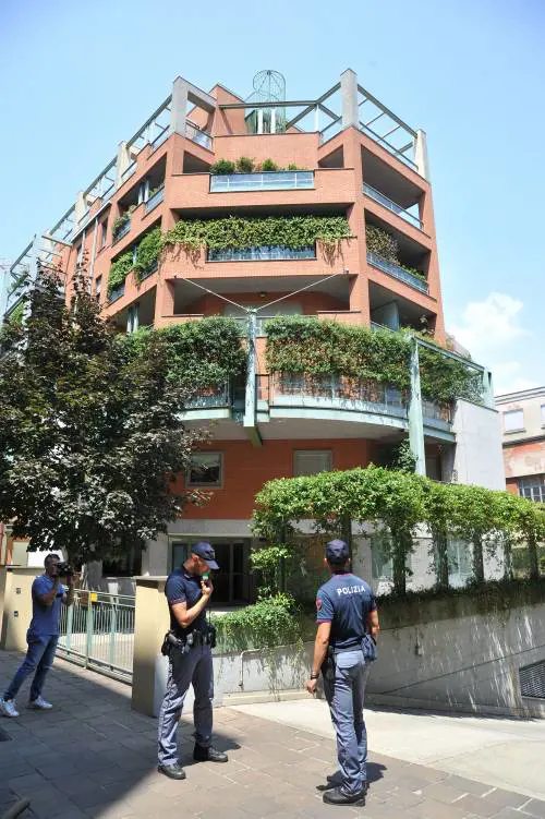 Si è uccisa la colf morta in casa