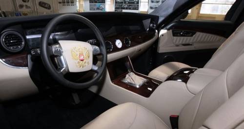 Putin molla la Mercedes per una limousine "made in Russia"
