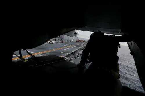 Usa temono l'aviazione russa e addestrano "marines spaziali"