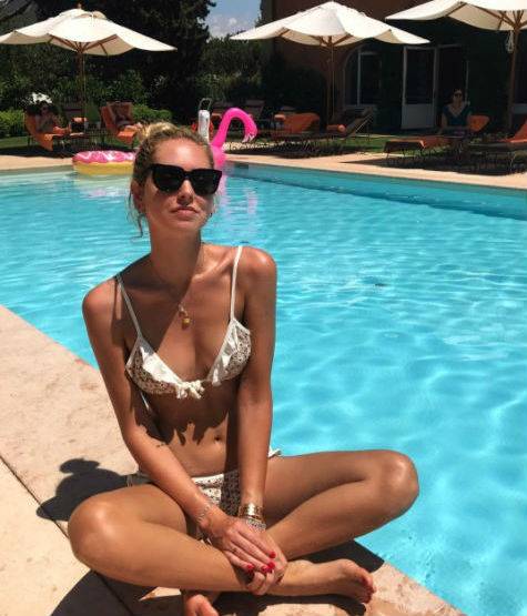 Chiara Ferragni, bikini sexy in Toscana