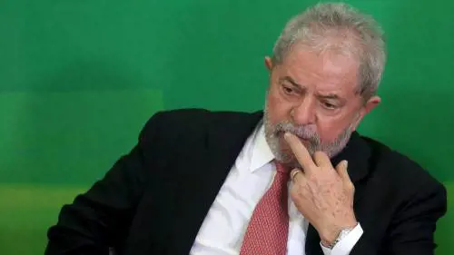Petrobras, nove anni a Lula per corruzione