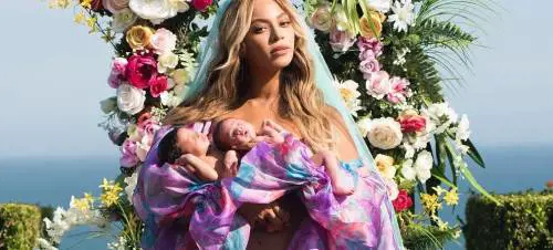 Beyonce mostra i suoi gemelli: ecco la prima foto di Rumi e Sir Carter