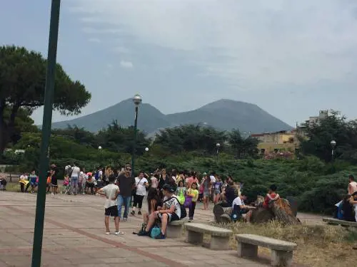 Il Vesuvio, parte inscindibile della storia e della cultura di Napoli