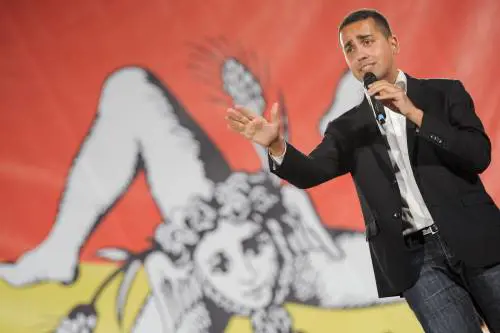 Faide interne, firme false e dissidenti  La Sicilia svela il peggio del Movimento