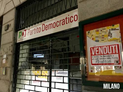 Milano, il blitz di Forza Nuova: "Pd un partito venduto"