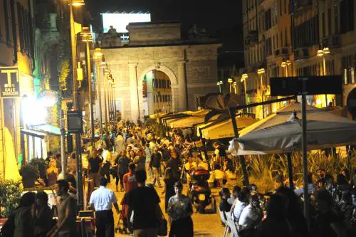 "Happy hour" con rissa. La movida di corso Como ormai è una giungla
