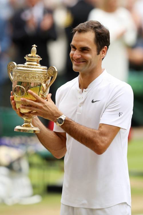 Roger Federer trionfa a Wimbledon: le foto più belle