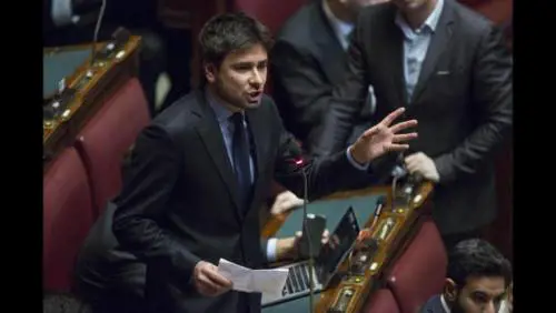 Caso Regeni, Di Battista: "Renzi e Gentiloni sono complici"