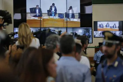 E il fratello di Carminati esulta: "Merd*** preparate gli avvocati"