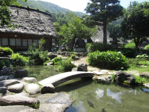 Vivere in una cartolina, tra le case di paglia di Shirakawago