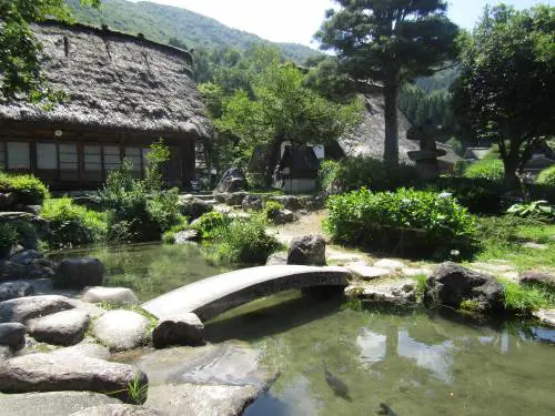Vivere in una cartolina, tra le case di paglia di Shirakawago