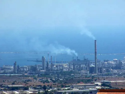 Petrolchimico di Siracusa, tre impianti sotto sequestro