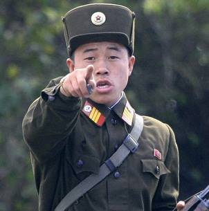 In Corea del Nord si fucila anche nei cortili delle scuole 