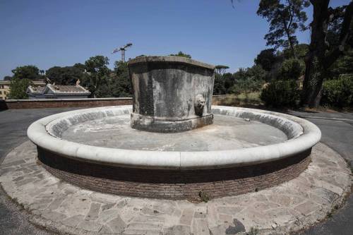 Roma, allarme siccità: Acea annuncia riduzione acqua di notte