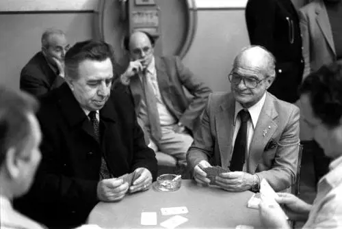 Ameri parlava senza enfasi alla stessa velocità del pensiero