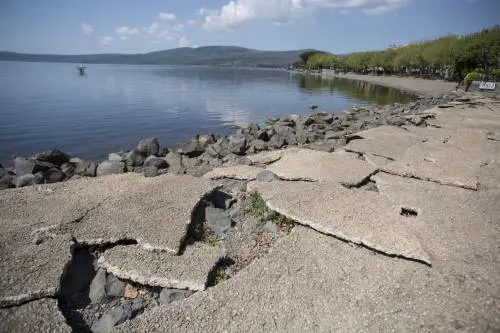 Siccità, la sindaca di Anguillara contro la Raggi