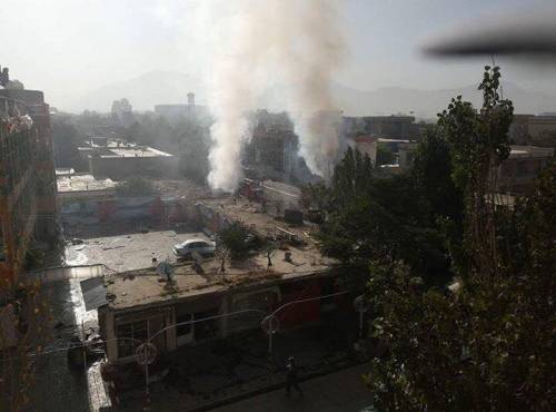 Un'autobomba dei talebani ha fatto 35 vittime a Kabul