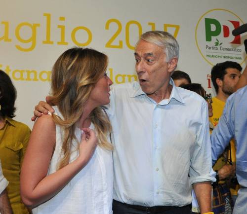 Ai comunisti non piacciono gli abbracci