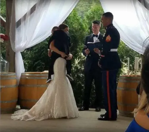 Usa, la sposa al figlio adottivo: "Non ti ho regalato la vita, ma la vita mi ha regalato te"