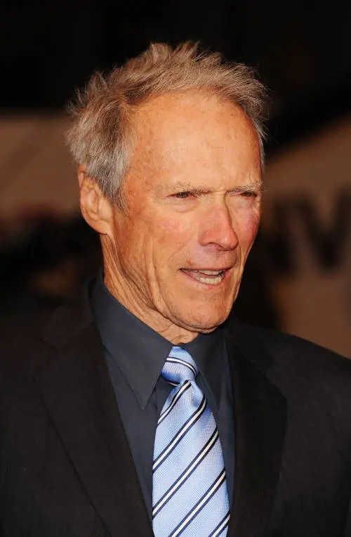 Clint sale sul treno degli eroi che fermarono un terrorista