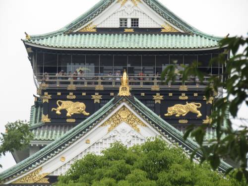 Il castello di Osaka, tra grattacieli e gli antichi samurai