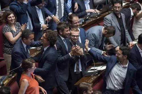 I vitalizi non sono più tabù: la Camera approva i tagli