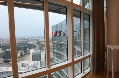 Attacco hacker a Unicredit: violati i dati di 400mila clienti