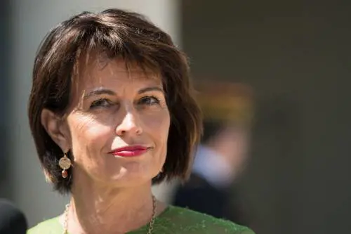 "La presidente svizzera fa la spesa in Italia": e i ticinesi si rivoltano