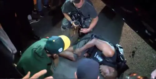 Hollywood, Justin Bieber investe un paparazzo per sfuggire ai flash