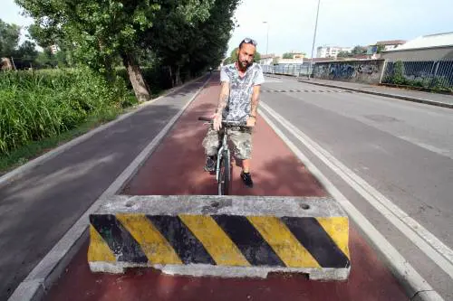 Piste a pezzi? Ora ci pensino i politici ciclisti