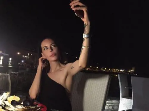 Nina Moric pronostica: "Scudetto Juve o Benevento. Fiorentina in B" La rabbia dei tifosi