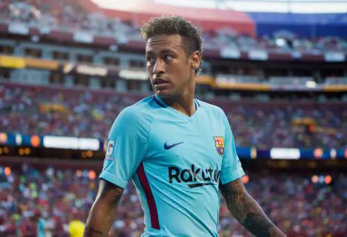 Neymar-Psg, la Liga rifiuta i 222 milioni. Ora la palla passa alla Fifa