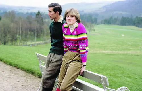 Carlo, corna e Regina. In tv la Lady D segreta: "Che dolore le nozze"