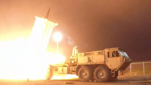 Gli Usa intercettano missile balistico a medio raggio