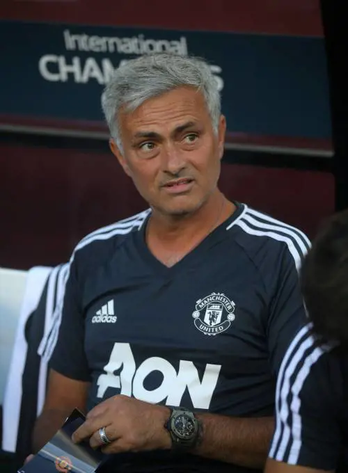 Mourinho al vetriolo su Conte: "Non voglio perdere i miei capelli per lui..."