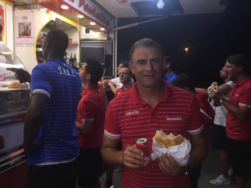 A Perugia i calciatori della Spal mangiano con i tifosi di casa