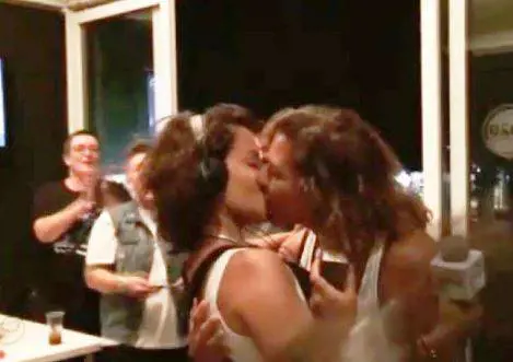 La voce di M2o sposa la sua fidanzata Eleonora 