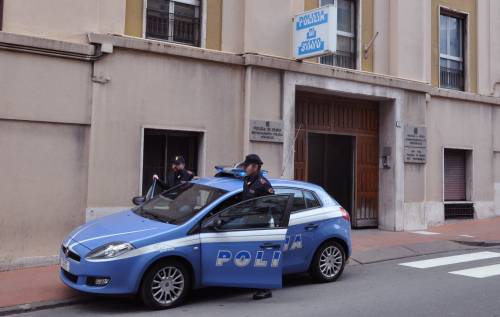 Ventimiglia, rivolta choc al commissariato 7 migranti feriscono 4 agenti