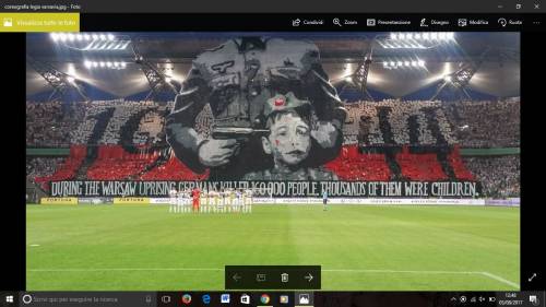 Legia Varsavia, i tifosi non dimenticano il nazismo: coreografia choc in curva