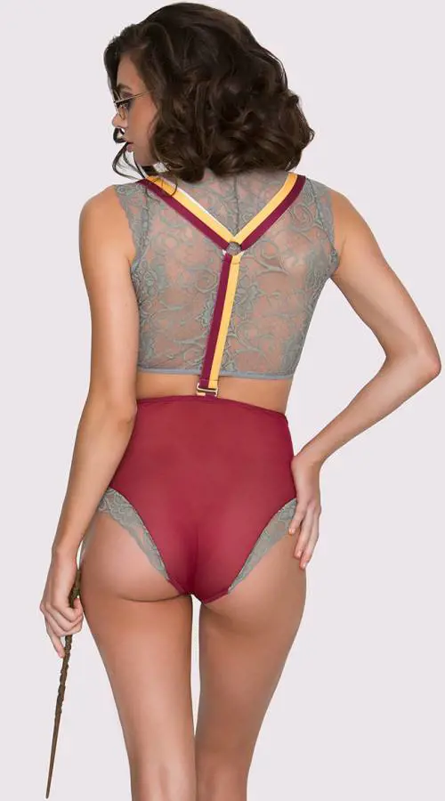 La lingerie ispirata a Harry Potter è tutto tranne che casta
