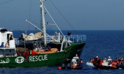 L'agente infiltrato sulle ong: "Così ho filmato gli scafisti"