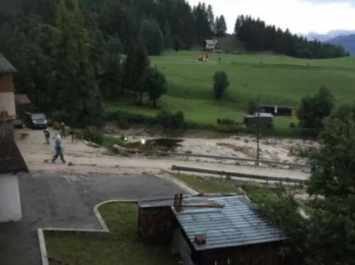 Cortina, bomba d'acqua uccide una donna